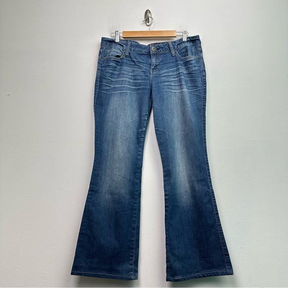 Guess Denim - Vintage Guess Low Rise Flare Nadia Fit Size 31
